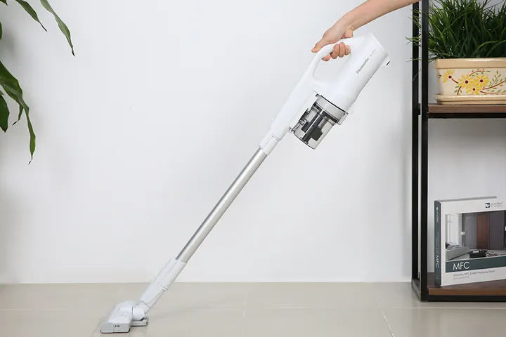 Máy Hút Bụi Không Dây Panasonic MC-SB30JW049 270W - Công Suất 100W, Nhẹ Nhàng, Tiện Lợi Cho Vệ Sinh Nhà Cửa