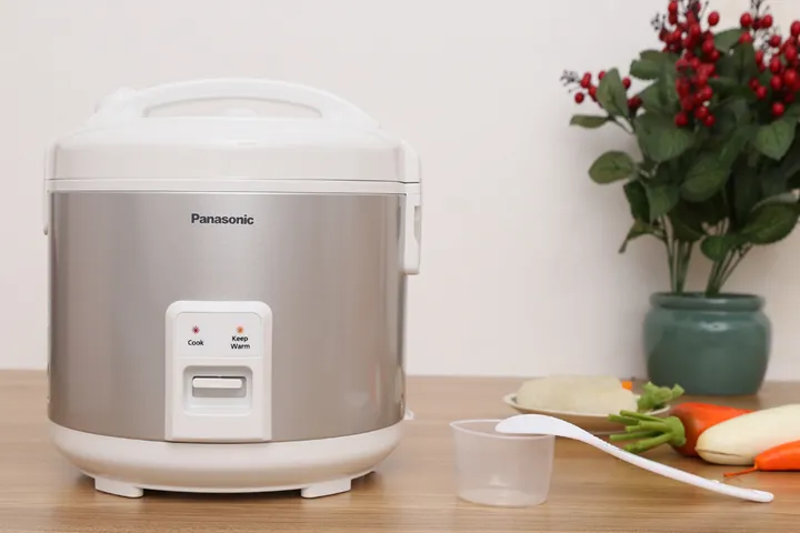 Nồi cơm điện Panasonic SR-MVN187LRA 1 lít - Nấu cơm nhanh chóng, chức năng hấp tiện lợi, kiểu dáng sang trọng, thích hợp cho gia đình ít người