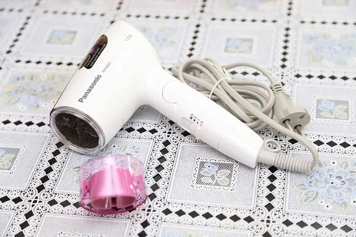 Máy sấy tóc Panasonic EH-ND21-P645 1200W Gập gọn - Sấy nhanh, 2 chế độ nhiệt, tự ngắt an toàn, móc treo tiện lợi - Chính hãng Nhật Bản