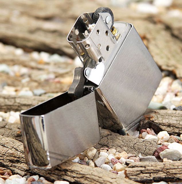Bật lửa Zippo Vintage Chrome 230 2