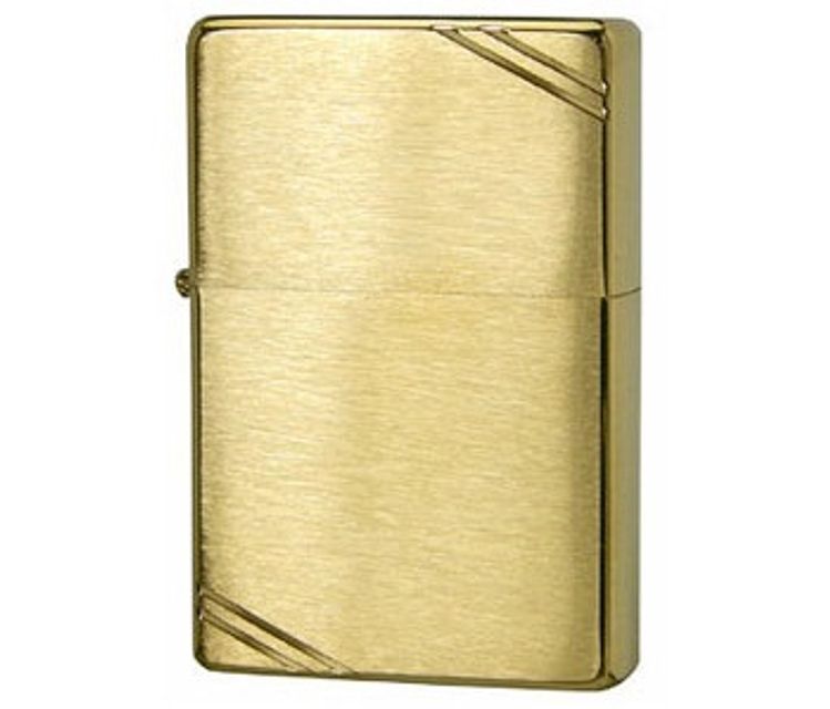 Bật lửa Zippo Vintage Brushed Brass 240 m&agrave;u v&agrave;ng xước v&acirc;n ngang 4