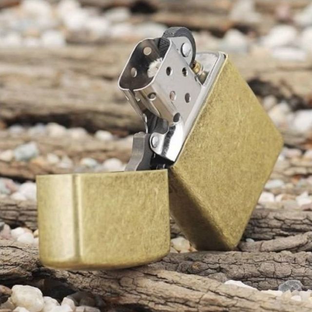 Bật lửa Zippo 201FB antique brass