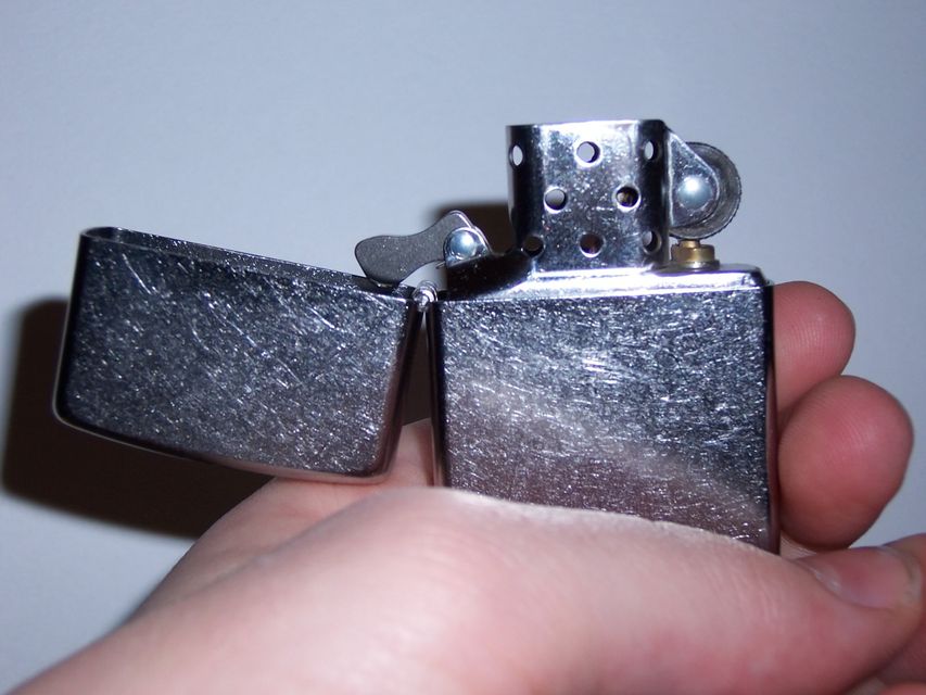 Bật lửa Zippo 207 Street Chrome xước bụi ch&iacute;nh h&atilde;ng