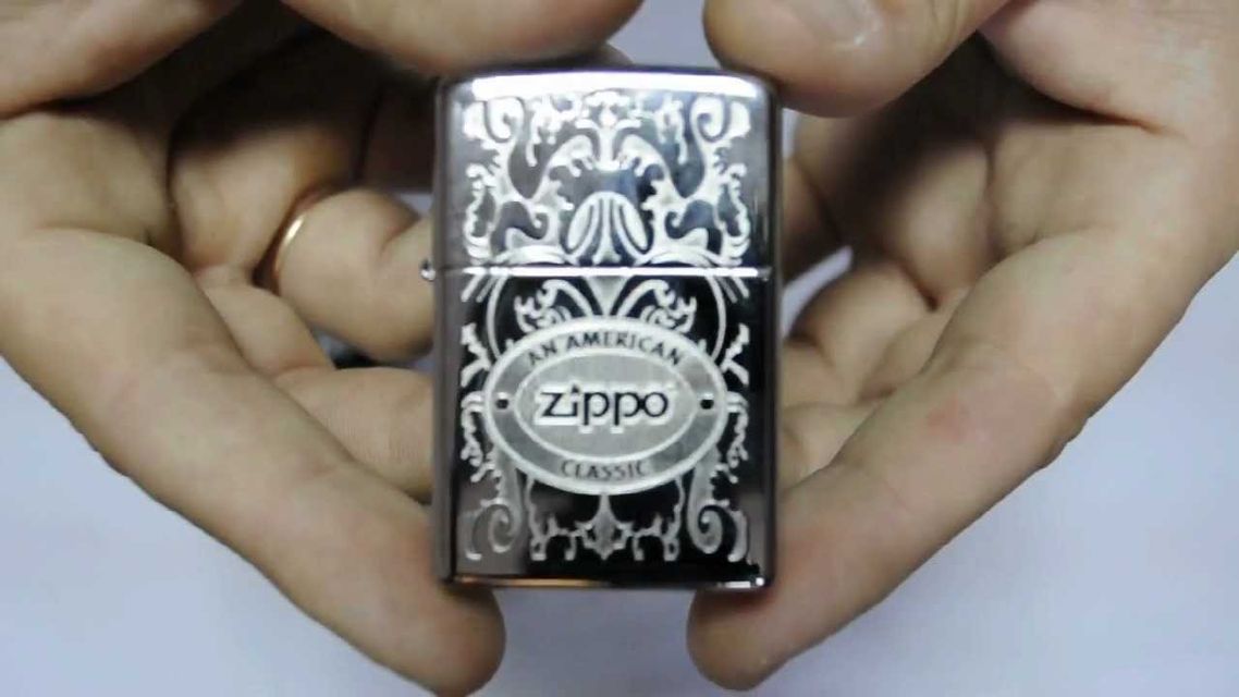 Bật lửa Zippo 24751 Crown Stamp with American Classic Lighter gi&aacute; rẻ