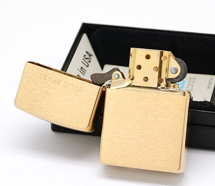 Bật lửa Zippo 204 xước v&acirc;n ngang Brushed Solid Brass 2