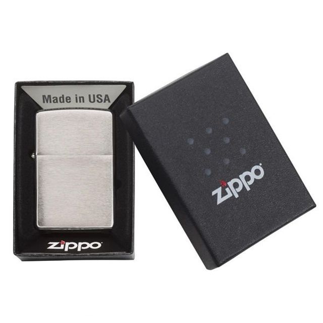 Zippo mạ Classic Brushed Chrome 200 thiết kế đơn giản, lửa xanh s&aacute;ng