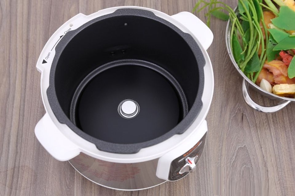 Nồi &aacute;p suất điện Supor SPC50YA310VN l&ograve;ng nồi chắc chắn