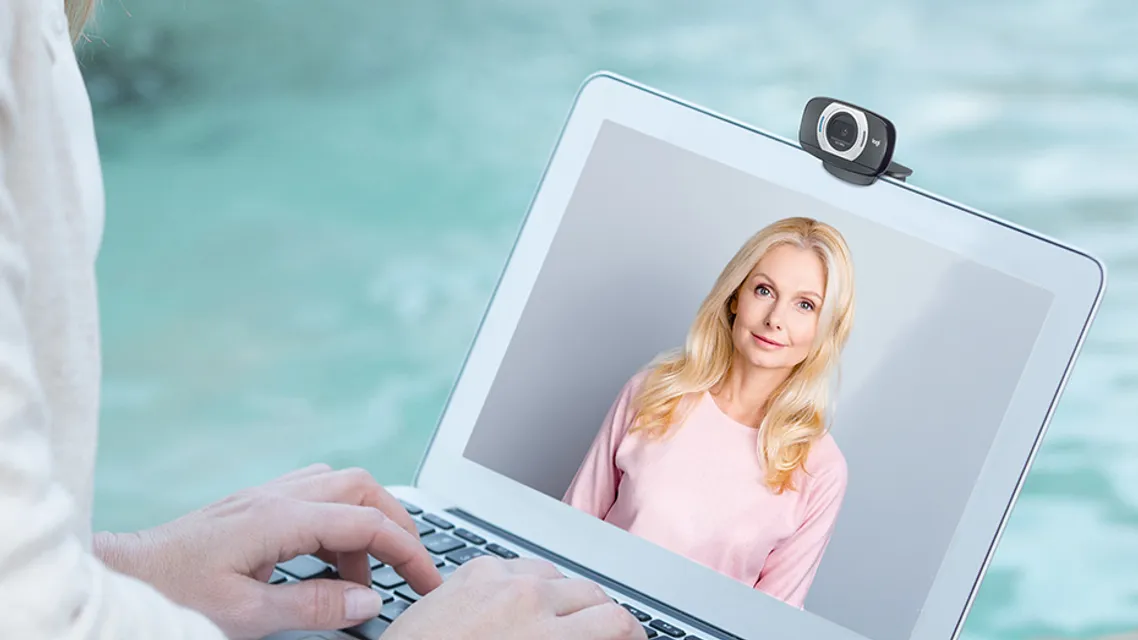 Webcam Logitech C615 dễ d&agrave;ng sử dụng