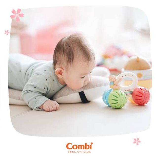 Xe đẩy gấu Combi gi&uacute;p b&eacute; vừa vui chơi, vừa ph&aacute;t triển to&agrave;n diện c&aacute;c gi&aacute;c quan