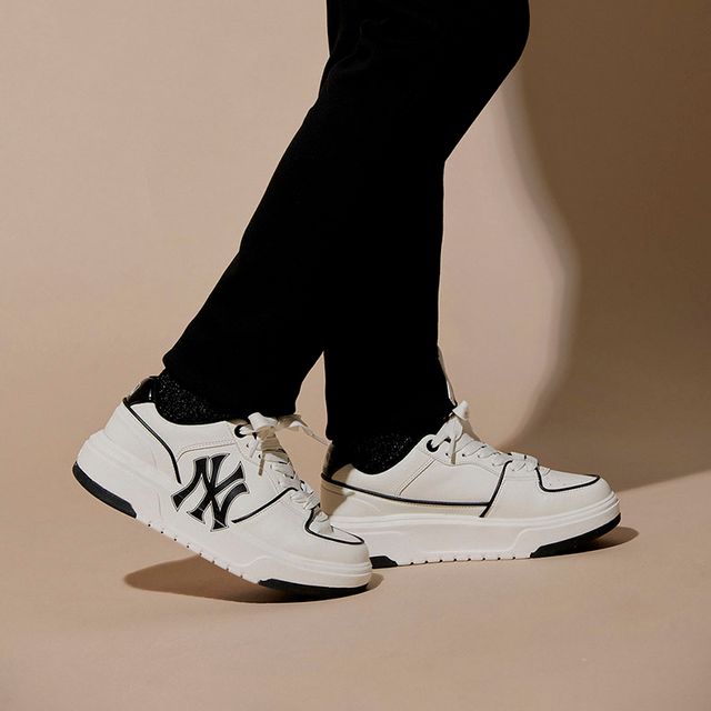 Gi&agrave;y MLB Chunky Liner Yankees Off White 3ASXCA12N-50WHS
