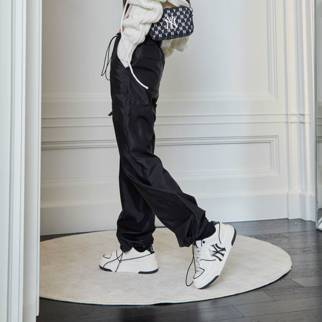 Gi&agrave;y MLB Chunky Liner Yankees Off White 3ASXCA12N-50WHS
