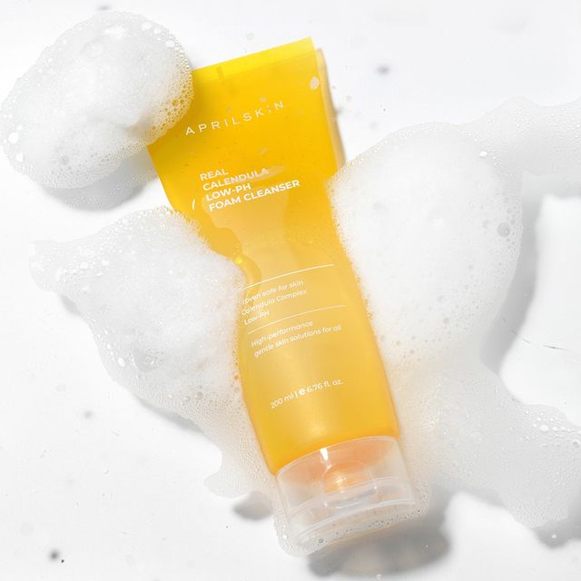 Sữa rửa mặt tạo bọt April Skin Real Calendula Foam Cleanser