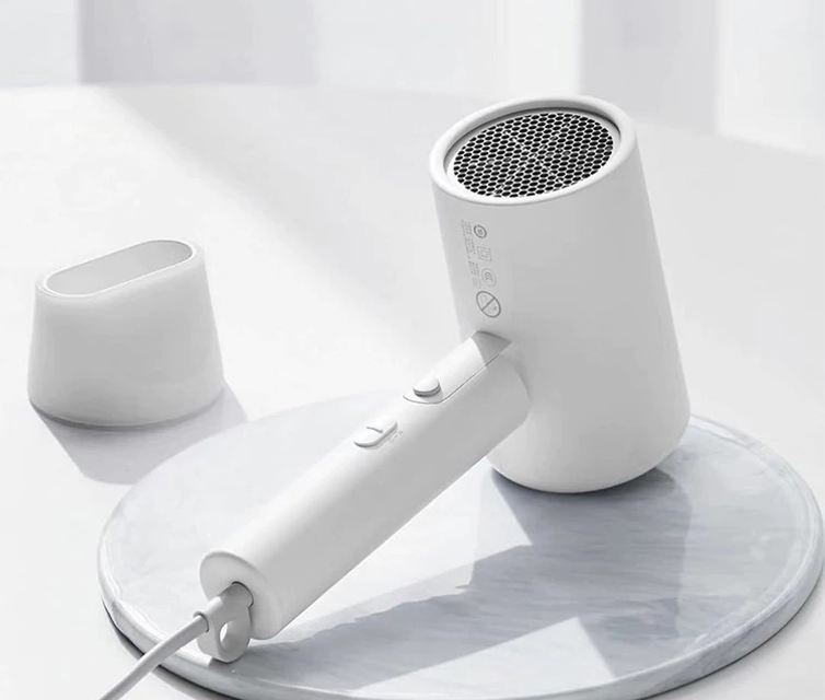 M&aacute;y sấy t&oacute;c Xiaomi ShowSee A1-W 1800W hỗ trợ bổ sung ion gi&uacute;p t&oacute;c su&ocirc;n mượt, giảm kh&ocirc; rối v&agrave; bảo vệ t&oacute;c to&agrave;n diện
