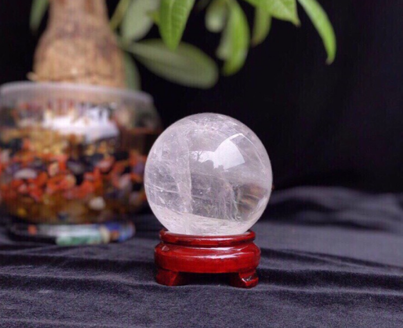 Quả cầu phong thủy mini đ&aacute; tự nhi&ecirc;n đủ m&agrave;u cho c&aacute;c mệnh m&agrave;u trắng
