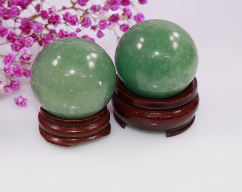 Quả cầu phong thủy mini đ&aacute; tự nhi&ecirc;n đủ m&agrave;u cho c&aacute;c mệnh m&agrave;u xanh l&aacute;