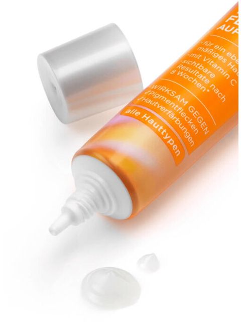 Kết cấu mỏng nhẹ, thẩm thấu nhanh tr&ecirc;n da hỗ trợ cải thiện sắc tố da hiệu quả