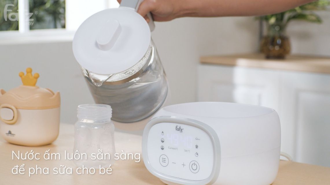 Thiết kế đa năng, th&ocirc;ng minh gi&uacute;p mẹ chăm s&oacute;c b&eacute; tiện lợi v&agrave; dễ d&agrave;ng hơn