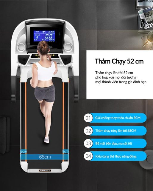 Thảm trải rộng r&atilde;i với k&iacute;ch thước lớn gi&uacute;p bạn c&oacute; thể thoải m&aacute;i sải ch&acirc;n chạy m&agrave; kh&ocirc;ng sợ trơn trượt