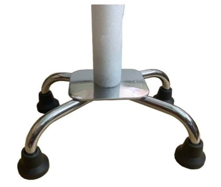 Ch&acirc;n đ&ecirc; v&agrave; tay cầm được bọc cao su tạo độ b&aacute;m vững chắc