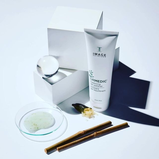 Hỗ trợ gi&uacute;p da mịn m&agrave;ng, tươi s&aacute;ng v&agrave; b&oacute;ng khỏe hơn