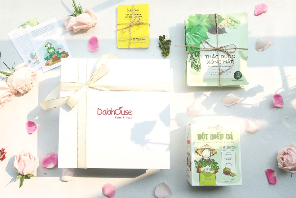 Hộp qu&agrave; tặng sức khỏe - trao y&ecirc;u thương Dalahouse