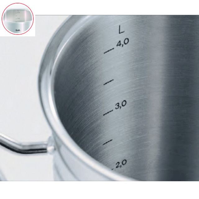 Được l&agrave;m từ chất liệu cao cấp, s&aacute;ng b&oacute;ng