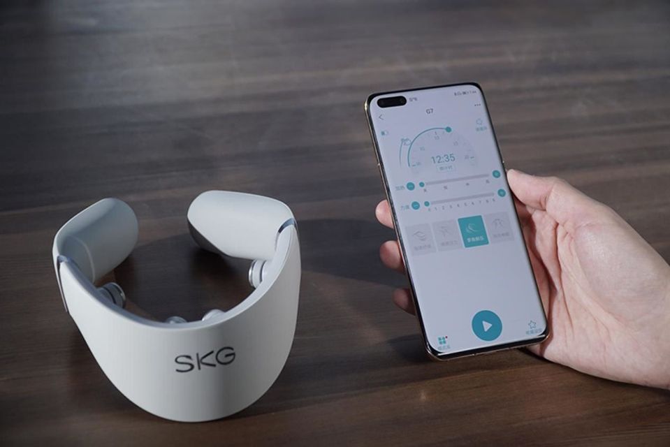 M&aacute;y massage cổ th&ocirc;ng minh SKG G7 Pro-E