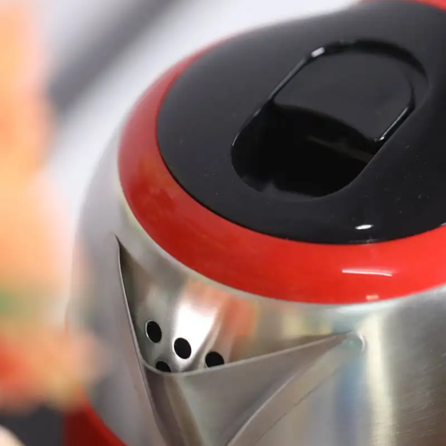 Ấm si&ecirc;u tốc Chefman CM-723 dung t&iacute;ch 2L kiểu d&aacute;ng hiện đại