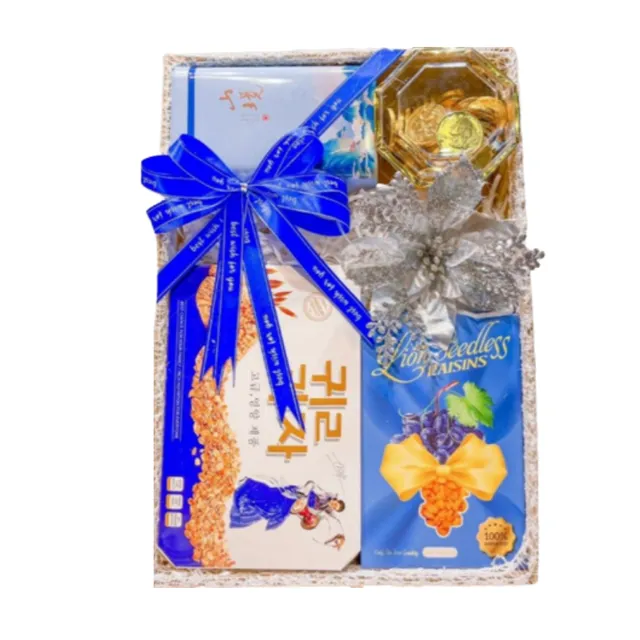 Giỏ qu&agrave; tết đế gỗ 4 m&oacute;n t&ocirc;ng m&agrave;u xanh sang trọng