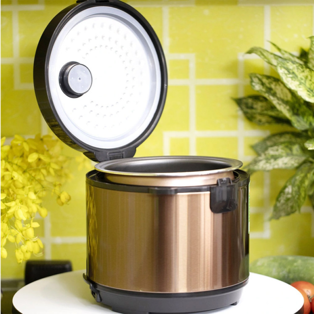 Nồi sở hữu thiết kế sang trọng v&agrave; hiện đại từ kiểu d&aacute;ng đến m&agrave;u sắc