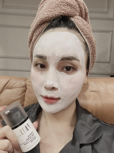 Mặt nạ dạng kem mềm mịn, dễ t&aacute;n tr&ecirc;n da
