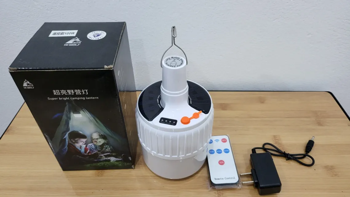 Bộ sản phẩm đ&egrave;n led cắm trại pin sạc Hewolf c&oacute; điều khiển từ xa