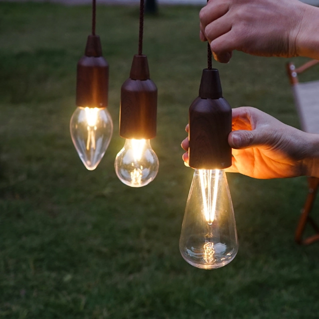 Đ&egrave;n led d&acirc;y k&eacute;o trang tr&iacute; d&atilde; ngoại d&ugrave;ng pin