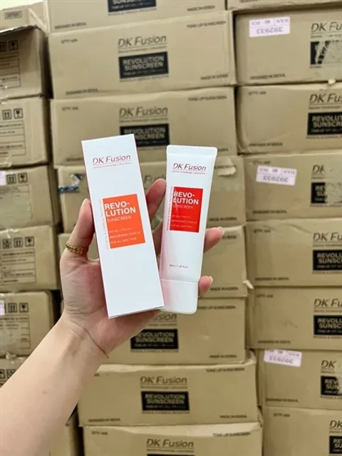 Kem chống nắng DK Fusion tone up