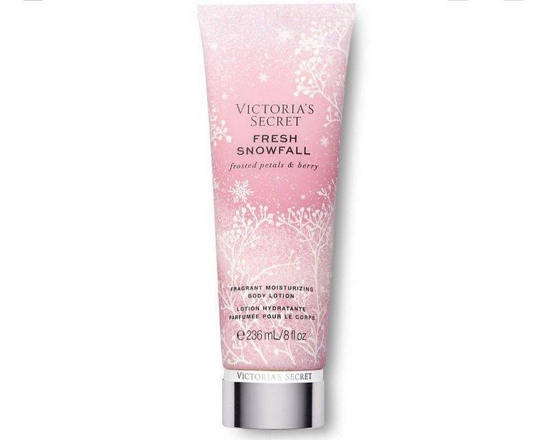 Dưỡng thể nước hoa victoria secret fresh snowfall 236ml 1