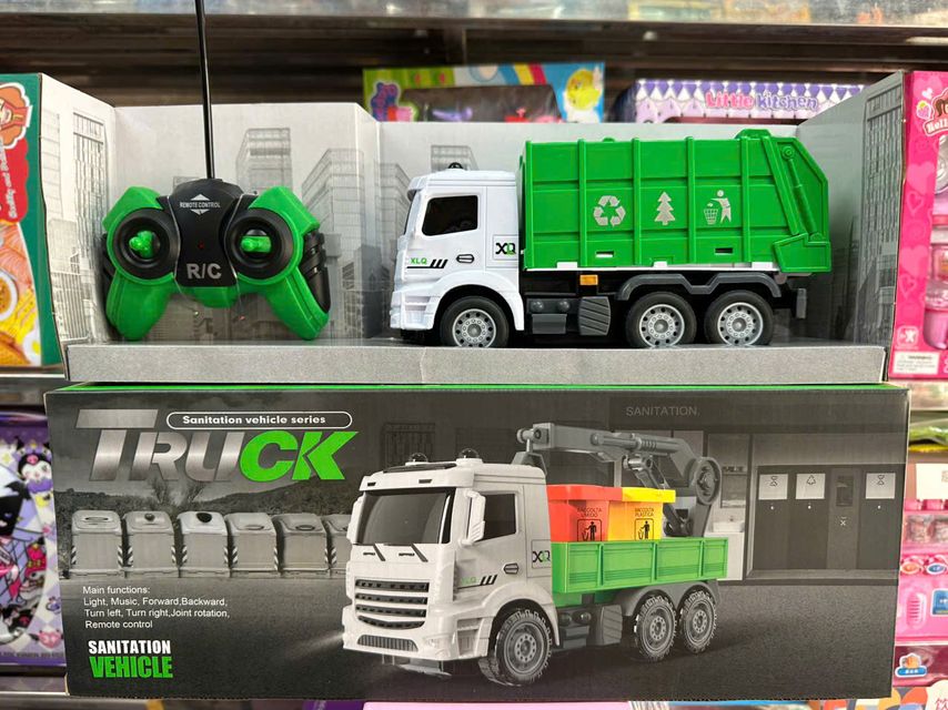 Bộ đồ chơi điều khiển từ xa xe &ocirc; t&ocirc; m&ocirc;i trường chở r&aacute;c 666-7 chạy bằng pin