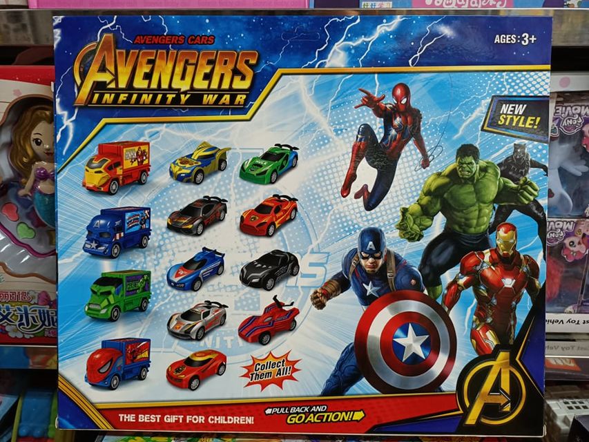Bộ 13 xe &ocirc; t&ocirc; Avengers trong sự kiện