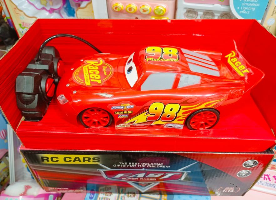 Xe McQueen điều khiển từ xa