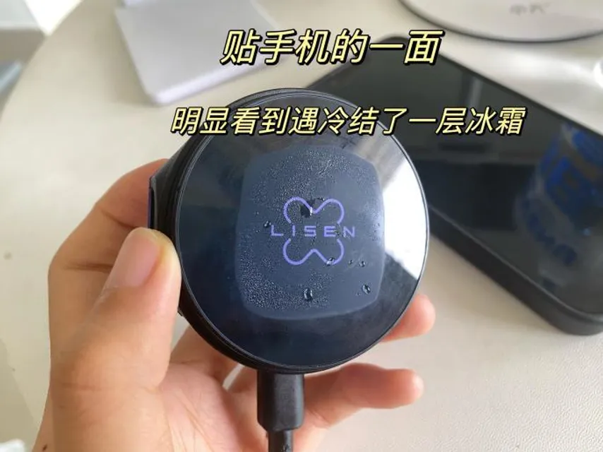 Thiết kế nhỏ gọn của Quạt tản nhiệt điện thoại