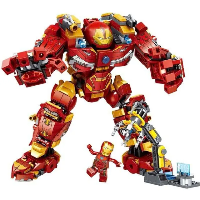 Robot Iron Man sau khi lắp r&aacute;p