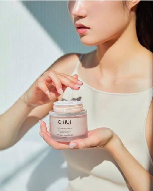 Kem Dưỡng OHUI Hồng