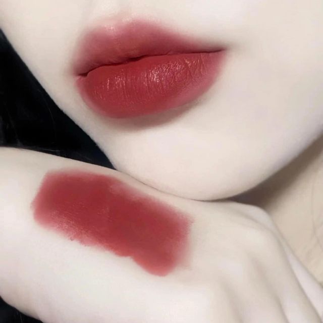 Son Dior 720 Velvet Mini 1.5g thiết kế