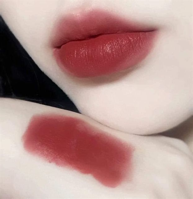 Son dưỡng Dior nhẹ nh&agrave;ng