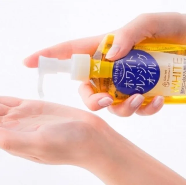 Kos&eacute; Softymo White Cleansing Oil