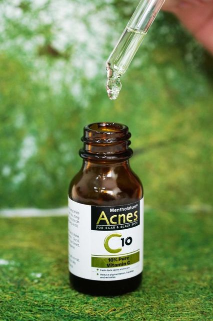 Tinh Chất Acnes Vitamin C L&agrave;m Mờ Sẹo & Vết Th&acirc;m 15ml For Scar & Black Spot Treatment C10 Rohto