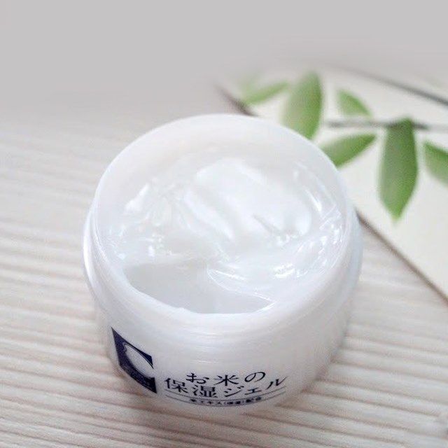 Gel Dưỡng S&aacute;ng Da Momotani White Moisture Gel Cream 2