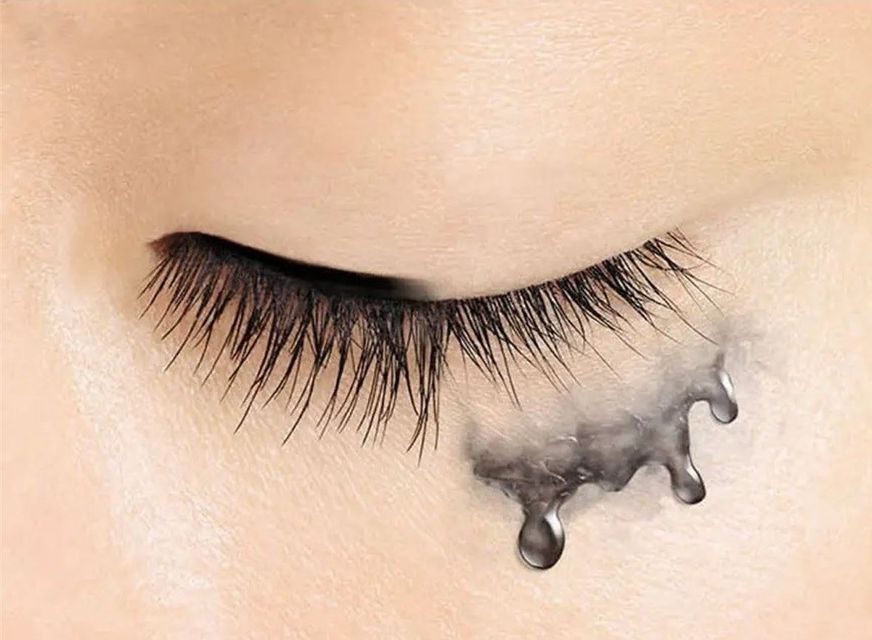 B&uacute;t Nước Tẩy Trang Mascara Kissme Dưỡng Mi 6.6ml Speedy Mascara Remover