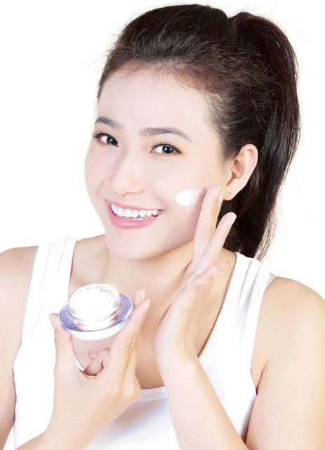 Kem Dưỡng Acnes Vitamin S&aacute;ng Da, Mờ Sẹo Th&acirc;m 40g Vitamin Cream thương hiệu Rohto