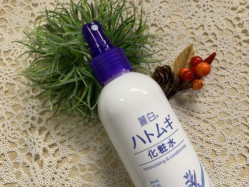 Xịt Kho&aacute;ng Hatomugi The Mist Lotion chiết xuất hạt &Yacute; Dĩ gi&uacute;p dưỡng ẩm v&agrave; l&agrave;m s&aacute;ng da