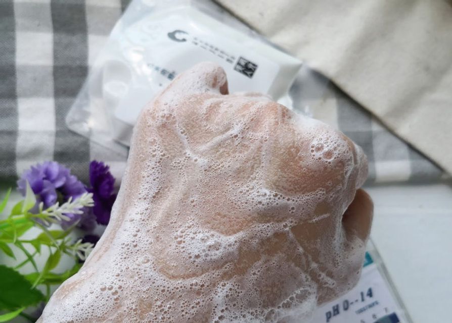 Sữa Rửa Mặt Kuramoto Bijin White Rice Fermented Facial Wash c&oacute; khả năng tạo bọt tốt